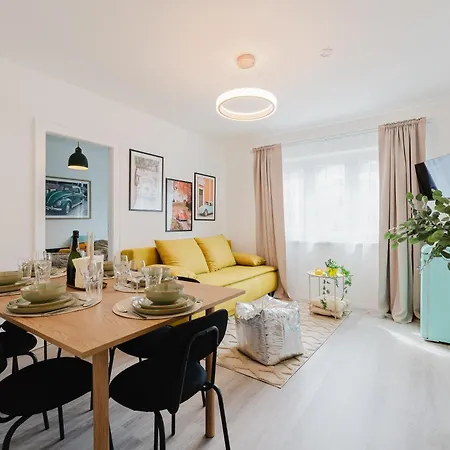 Zentrales Kaefer Apartment, Kueche, Parkplatz, Balkon Apartment Wolfsburg