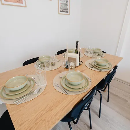 Zentrales Kaefer Apartment, Kueche, Parkplatz, Balkon Apartman