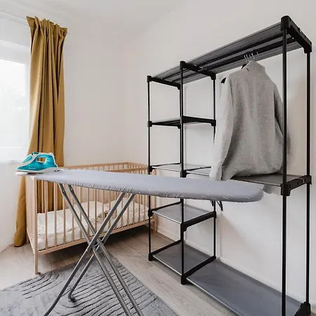 Apartment Zentrales Kaefer Apartment, Kueche, Parkplatz, Balkon