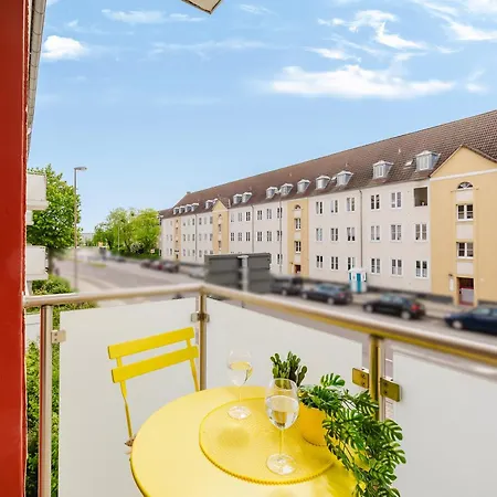 Zentrales Kaefer Apartment, Kueche, Parkplatz, Balkon